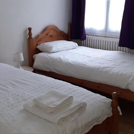 Mérillac Rainbow Cottage מראה חיצוני תמונה